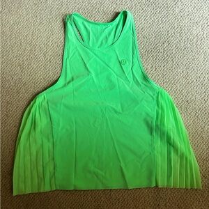 Green Lululemon Tank
Size 4 
Pleated Sides